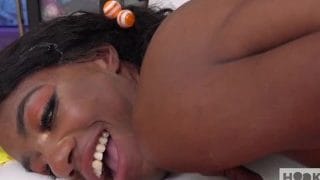 Suggestive Sweetie Chanel Skye Allures With Her Pussy