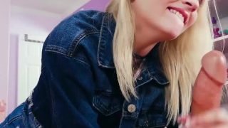 Banging Kitten Kate Bloom Has A Playful Tush