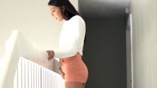 Hot Snatch Audrey Grace Shows Off Her Cunt