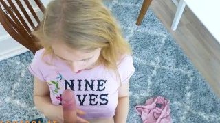 Divine Chippie Roxy Lips Has A Fragrant Box