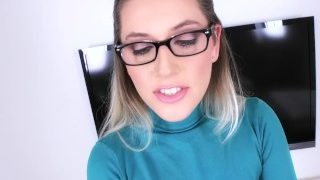 Tantalizing Pervert Mia Malkova Gets Down And Dirty